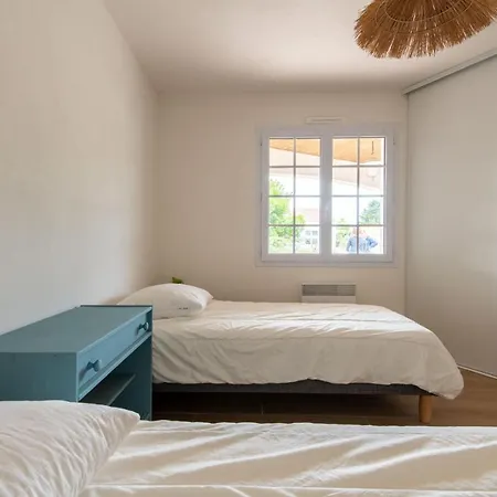 Maison Proche Mer, Jardin & Plancha - 6 Pers